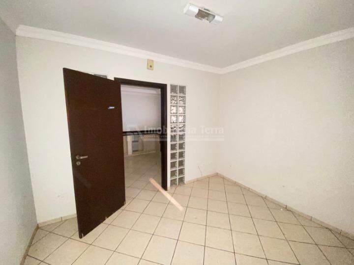 Casa com 5 quartos sendo 1 suíte no Vila São Francisco em Dourados/MS — foto 5
