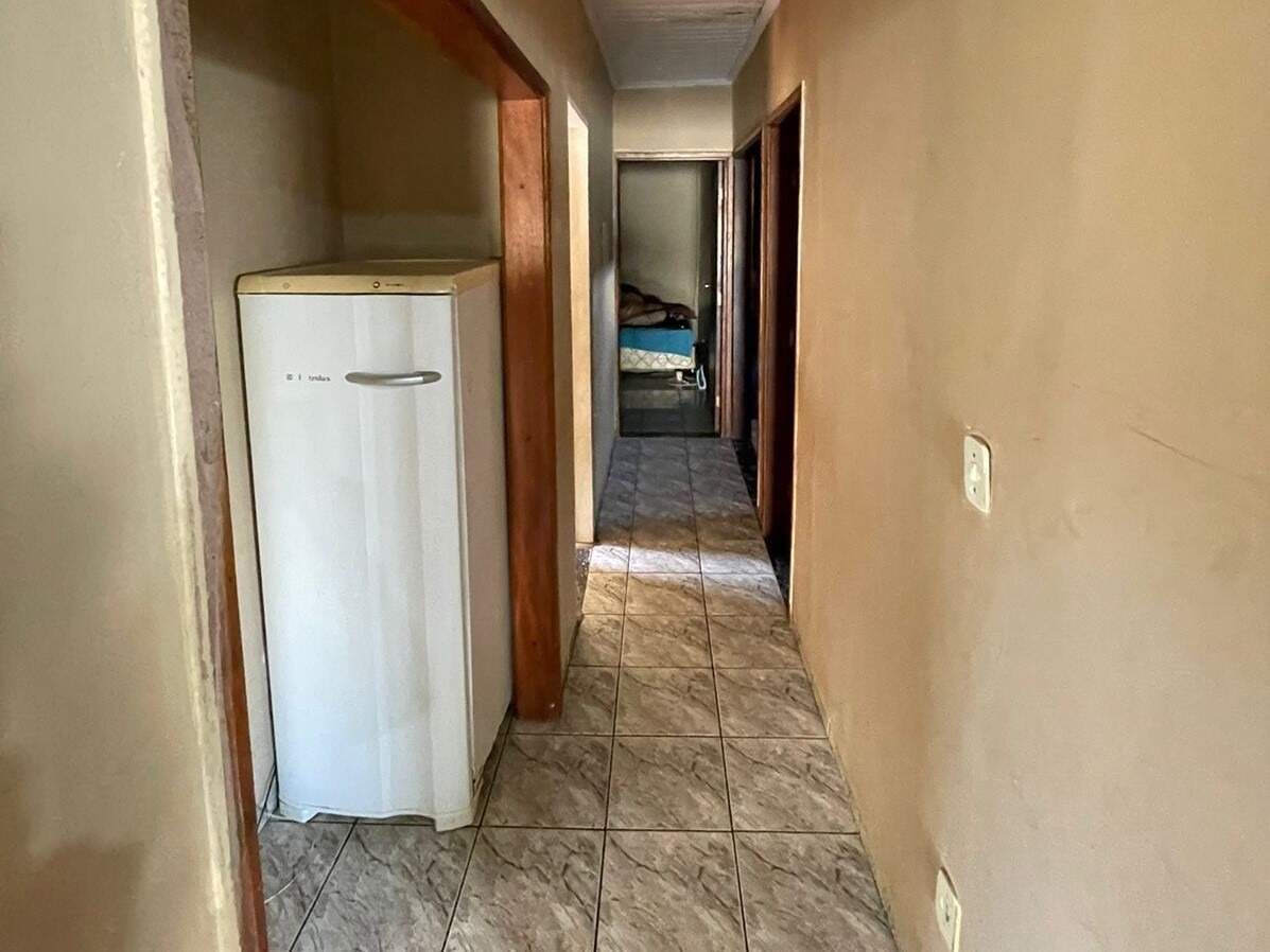 Casa com 4 quartos sendo 1 suíte no Jardim São Pedro em Dourados/MS — foto 11