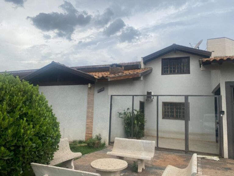 Casa com 5 quartos no Cohafaba III Plano em Dourados/MS