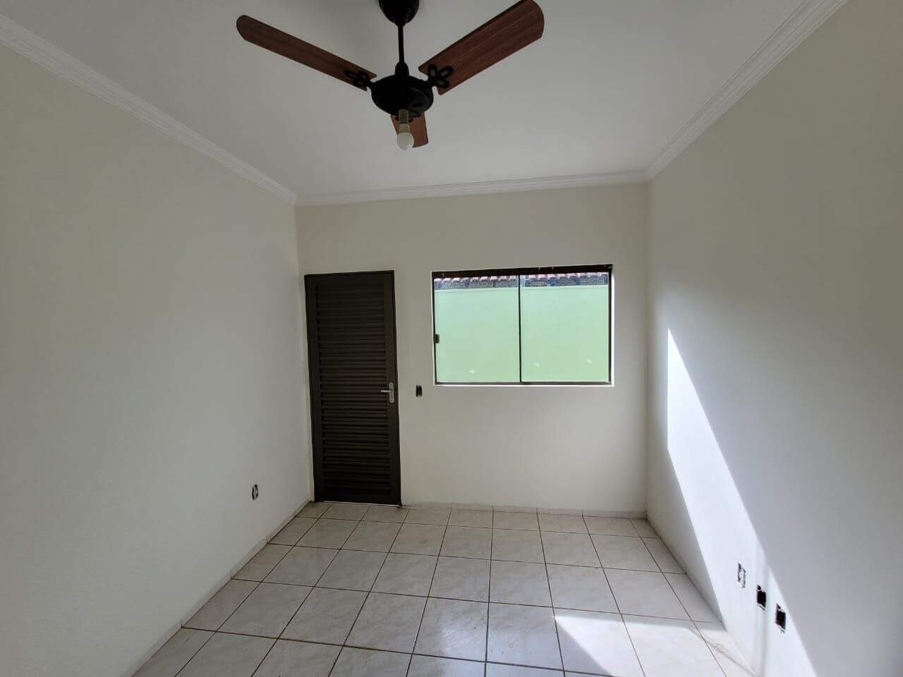 Casa com 3 quartos sendo 1 suíte no Jardim Tropical em Dourados/MS — foto 3