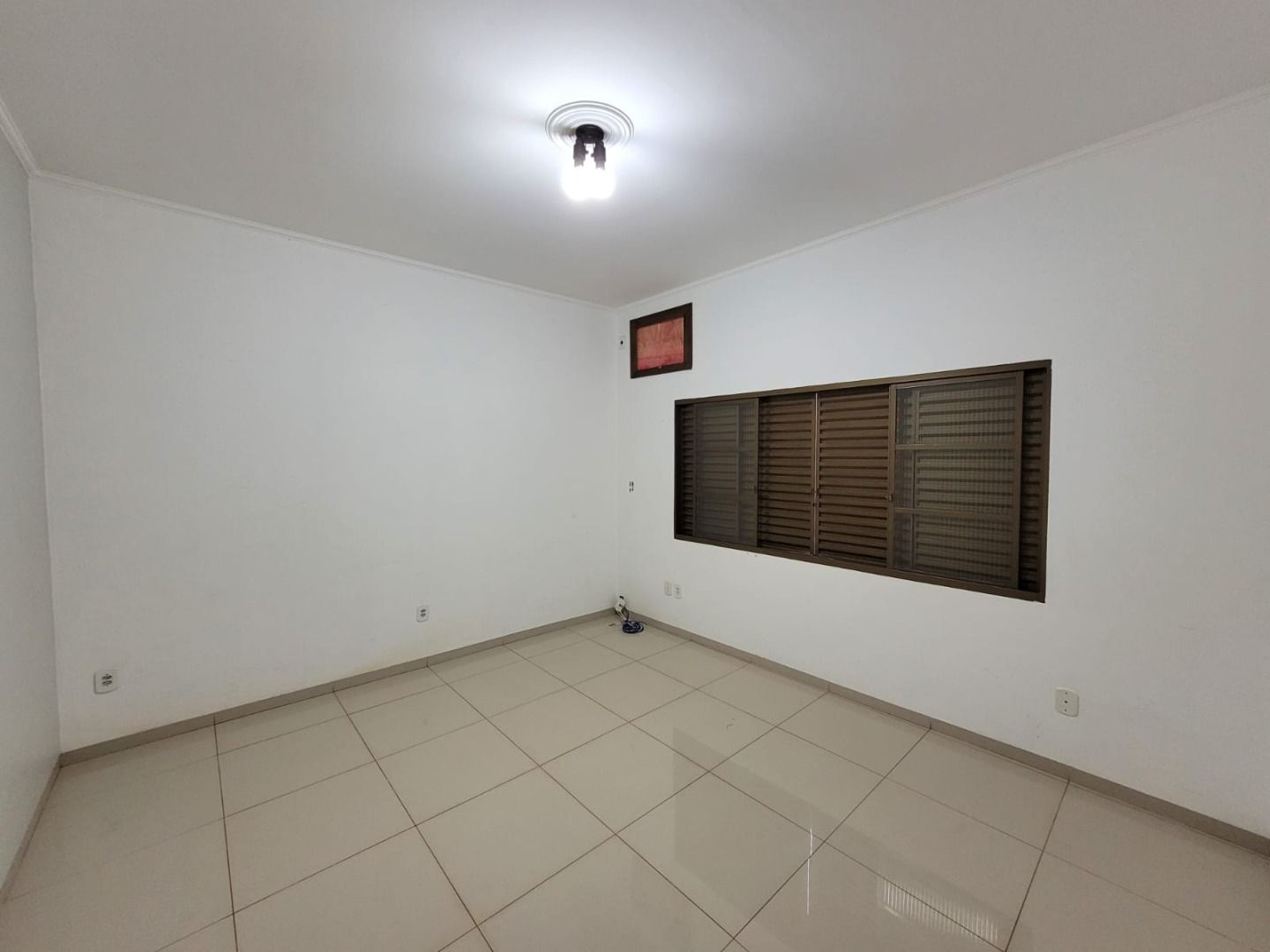 Casa com 4 quartos sendo 1 suíte no Jardim América em Dourados/MS — foto 11