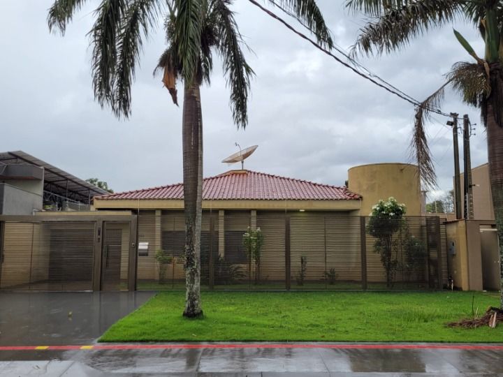Casa com 4 quartos sendo 1 suíte no Jardim América em Dourados/MS — foto 1