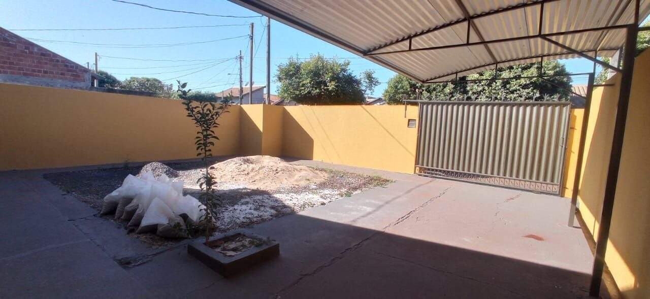 Casa no Conjunto Habitacional Terra Roxa, foto 2 de 11