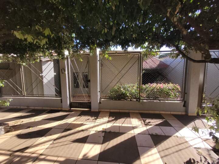 Casa com 3 quartos no Cohafaba III Plano em Dourados/MS
