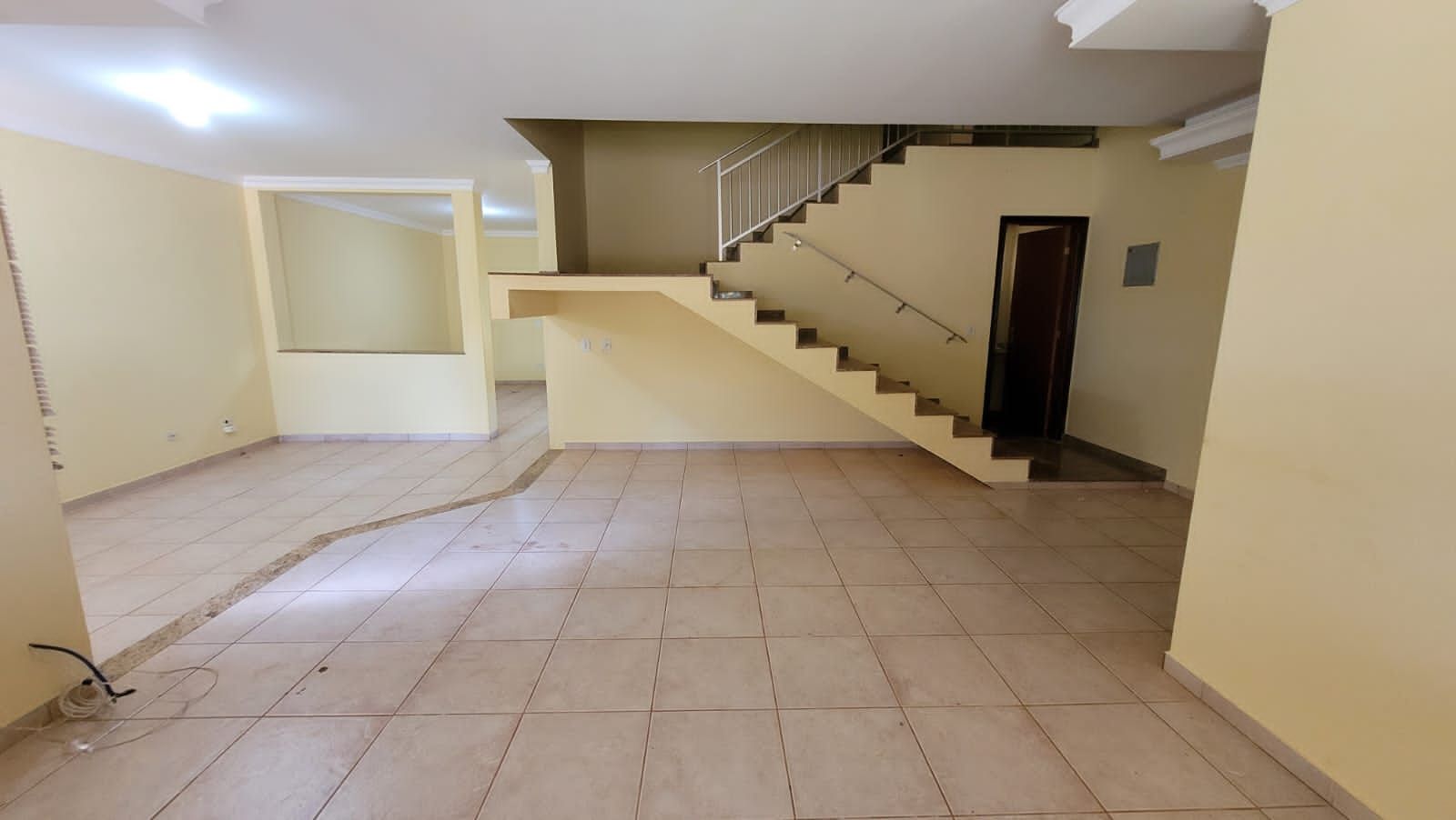 Casa com 4 quartos sendo 1 suíte no Jardim Europa em Dourados/MS — foto 2