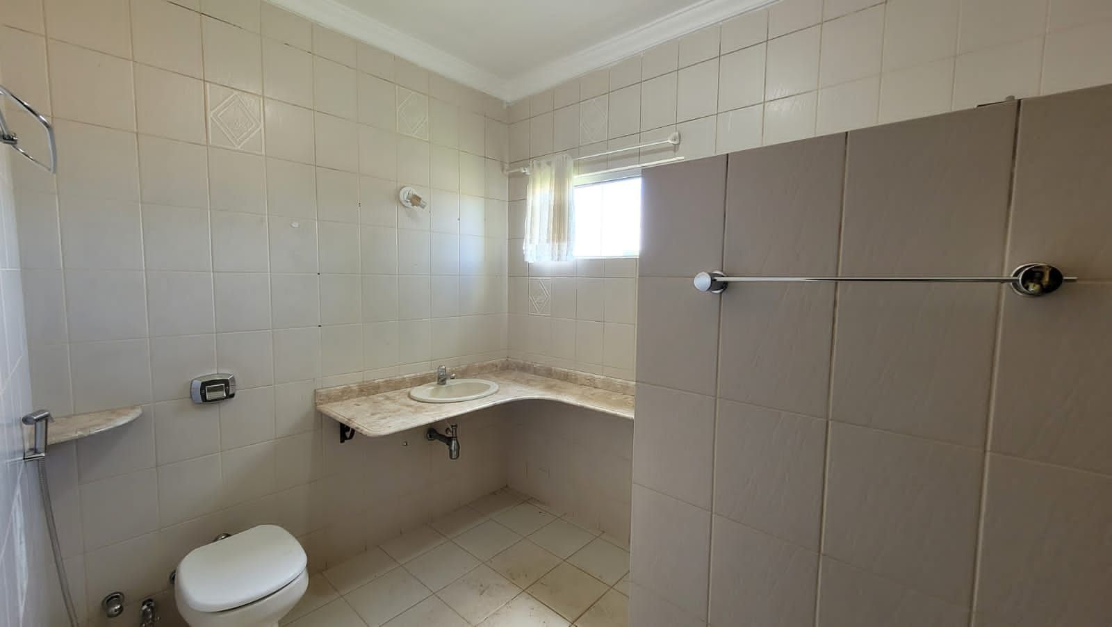 Casa com 4 quartos sendo 1 suíte no Jardim Europa em Dourados/MS — foto 15