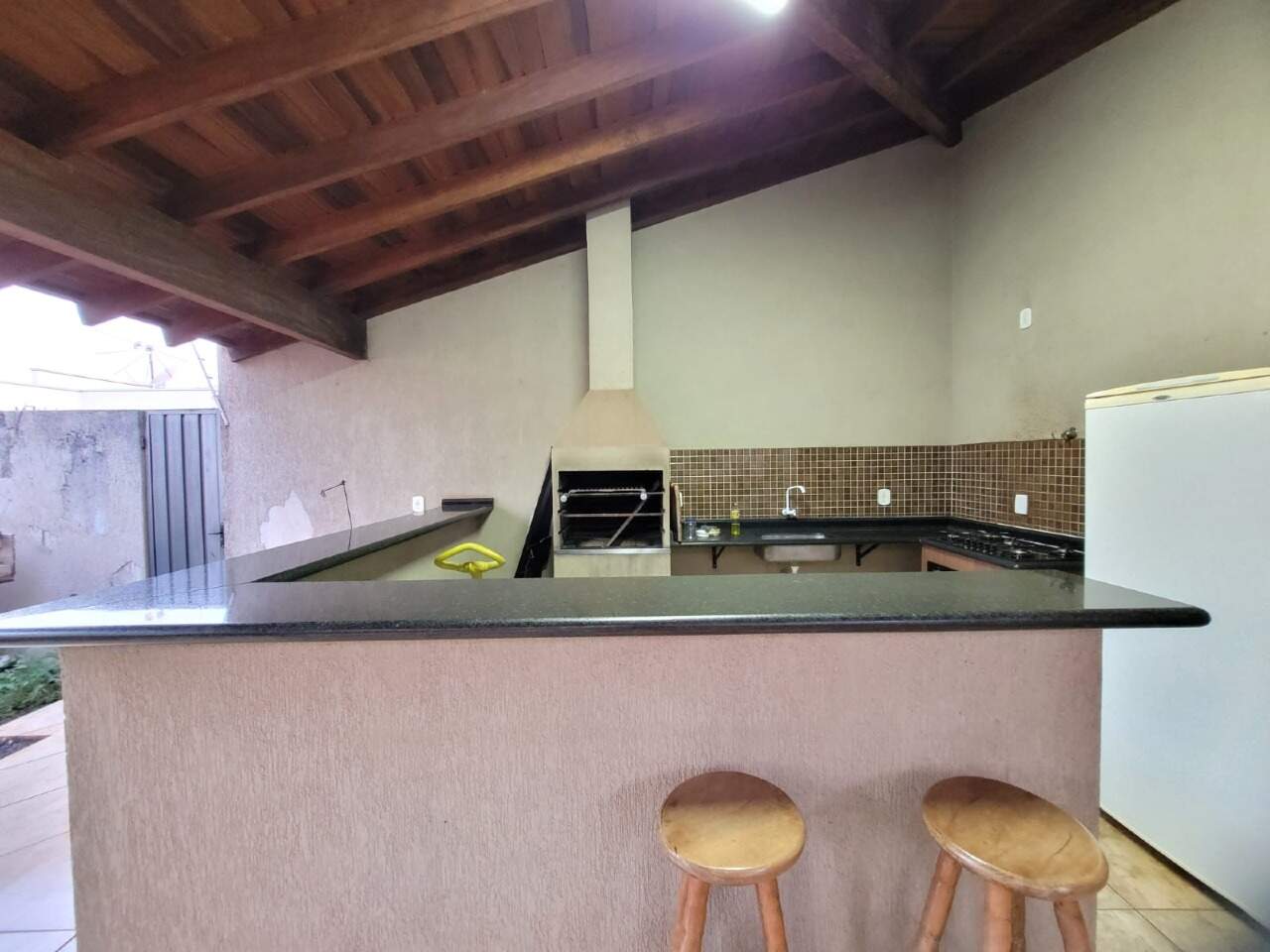 Casa com 5 quartos sendo 2 suítes no Centro em Dourados/MS — foto 9