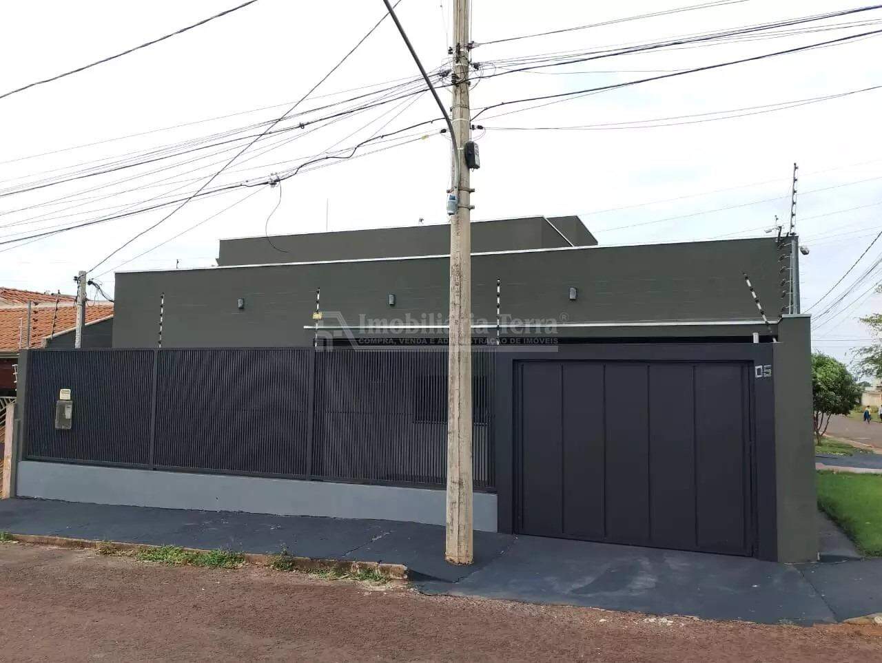 Casa com 3 quartos sendo 1 suíte no BNH II Plano em Dourados/MS — foto 1