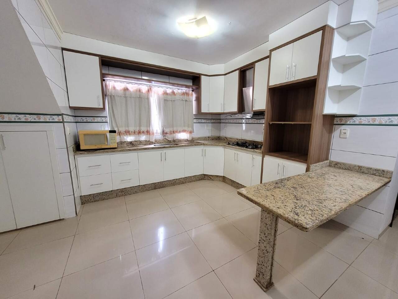 Casa com 7 quartos sendo 3 suítes no Vila Planalto em Dourados/MS — foto 7