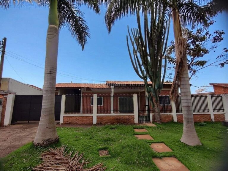 Casa com 3 quartos sendo 1 suíte no Jardim Márcia em Dourados/MS