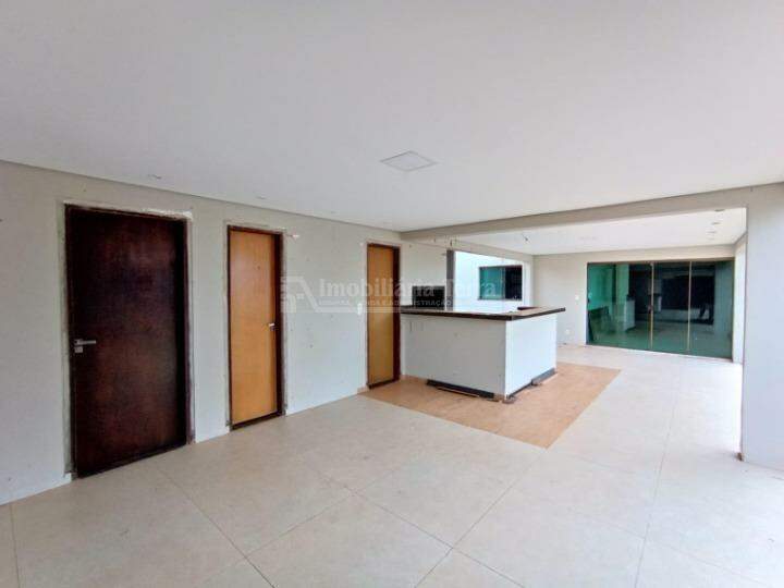 Casa com 6 quartos sendo 3 suítes no Vila Tonani I em Dourados/MS — foto 13