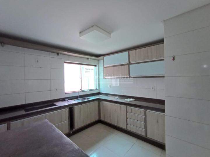 Casa com 6 quartos sendo 3 suítes no Vila Tonani I em Dourados/MS — foto 15