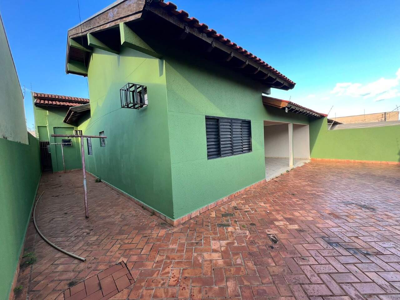 Casa com 4 quartos sendo 1 suíte no Jardim Santo André em Dourados/MS — foto 3