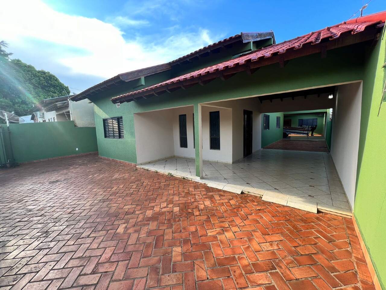Casa com 4 quartos sendo 1 suíte no Jardim Santo André em Dourados/MS — foto 2