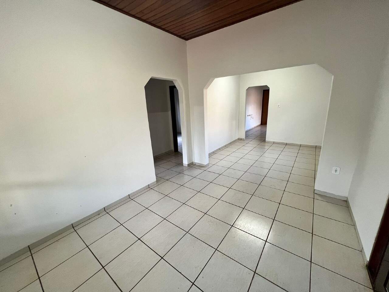 Casa com 4 quartos sendo 1 suíte no Jardim Santo André em Dourados/MS — foto 5