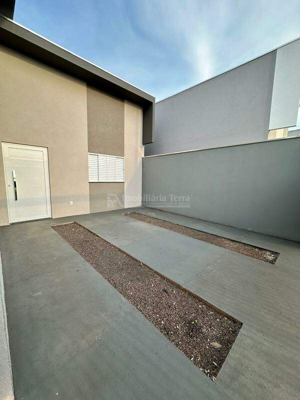 Casa com 3 quartos sendo 1 suíte no Conjunto Habitacional Izidro Pedroso em Dourados/MS — foto 3