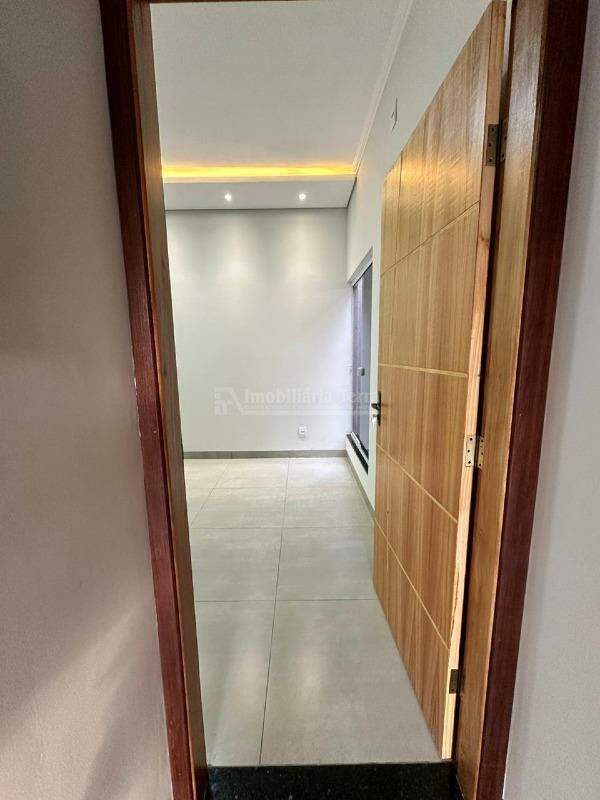 Casa com 3 quartos sendo 1 suíte no Conjunto Habitacional Izidro Pedroso em Dourados/MS — foto 4