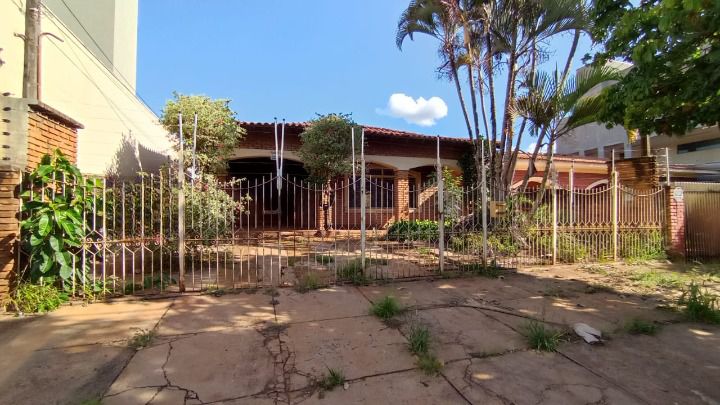 Casa com 4 quartos no Vila Tonani I em Dourados/MS