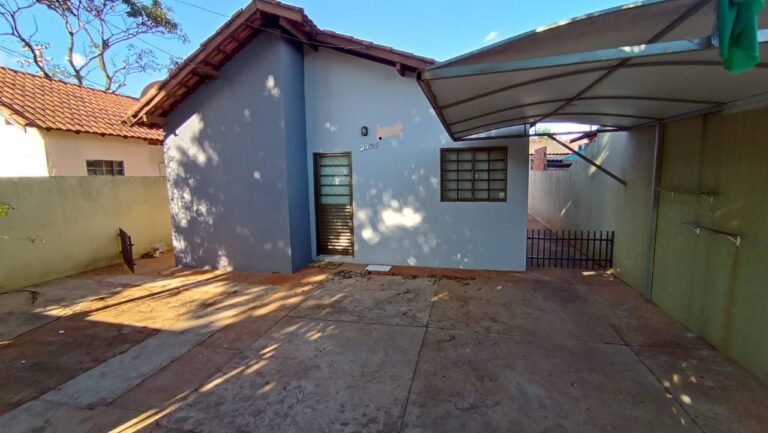 Casa com 2 quartos no Conjunto Habitacional Izidro Pedroso em Dourados/MS