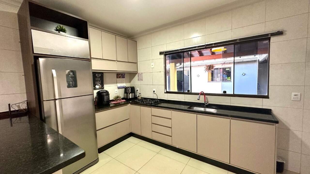 Casa com 4 quartos sendo 1 suíte no Vila Arapongas em Dourados/MS — foto 9