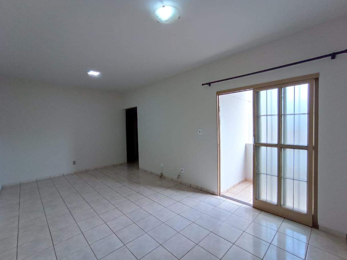 Apartamento com 3 quartos sendo 1 suíte no Vila Maxwell em Dourados/MS — foto 2