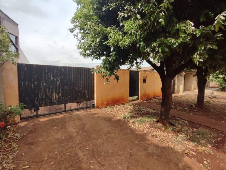 Casa com 3 quartos no Jardim Maracanã em Dourados/MS