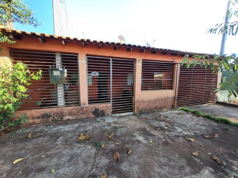 Casa com 3 quartos no Bnh IV Plano em Dourados/MS