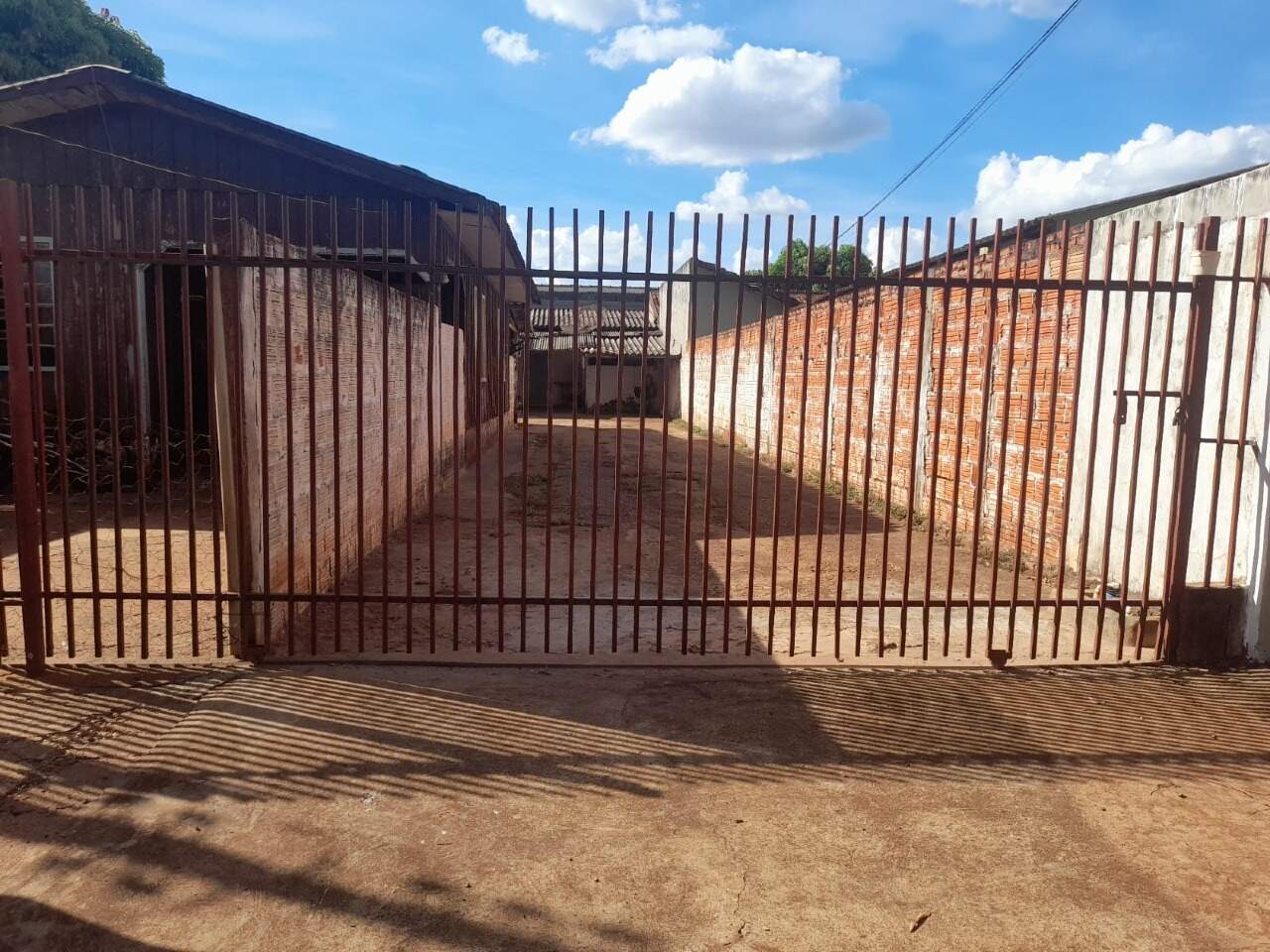 Casa com 4 quartos no Jardim Ouro Verde em Dourados/MS — foto 2