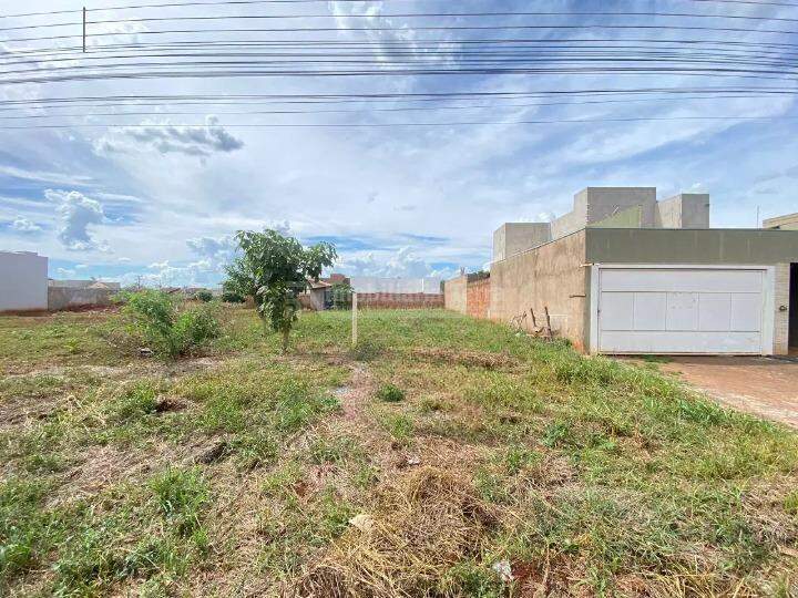 Terreno/Lote no Residencial Monte Carlo em Dourados/MS