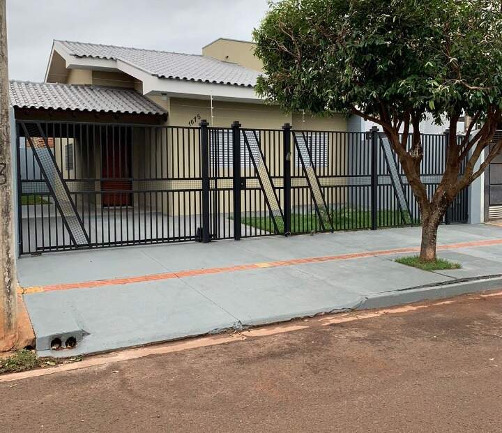 Casa com 3 quartos no Flor de Maio em Dourados/MS