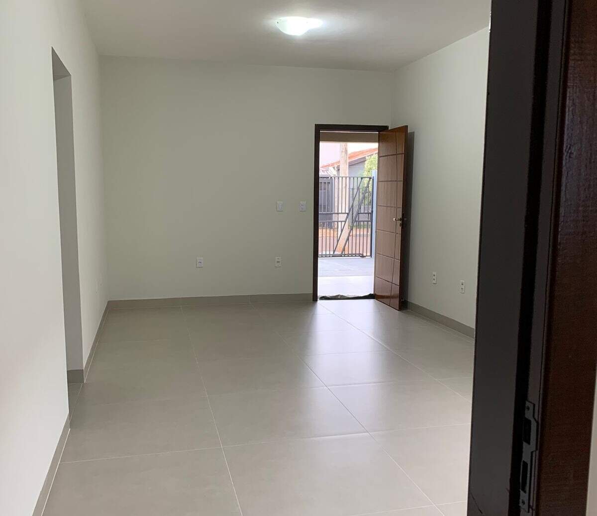 Casa com 3 quartos sendo 1 suíte no Flor de Maio em Dourados/MS — foto 5