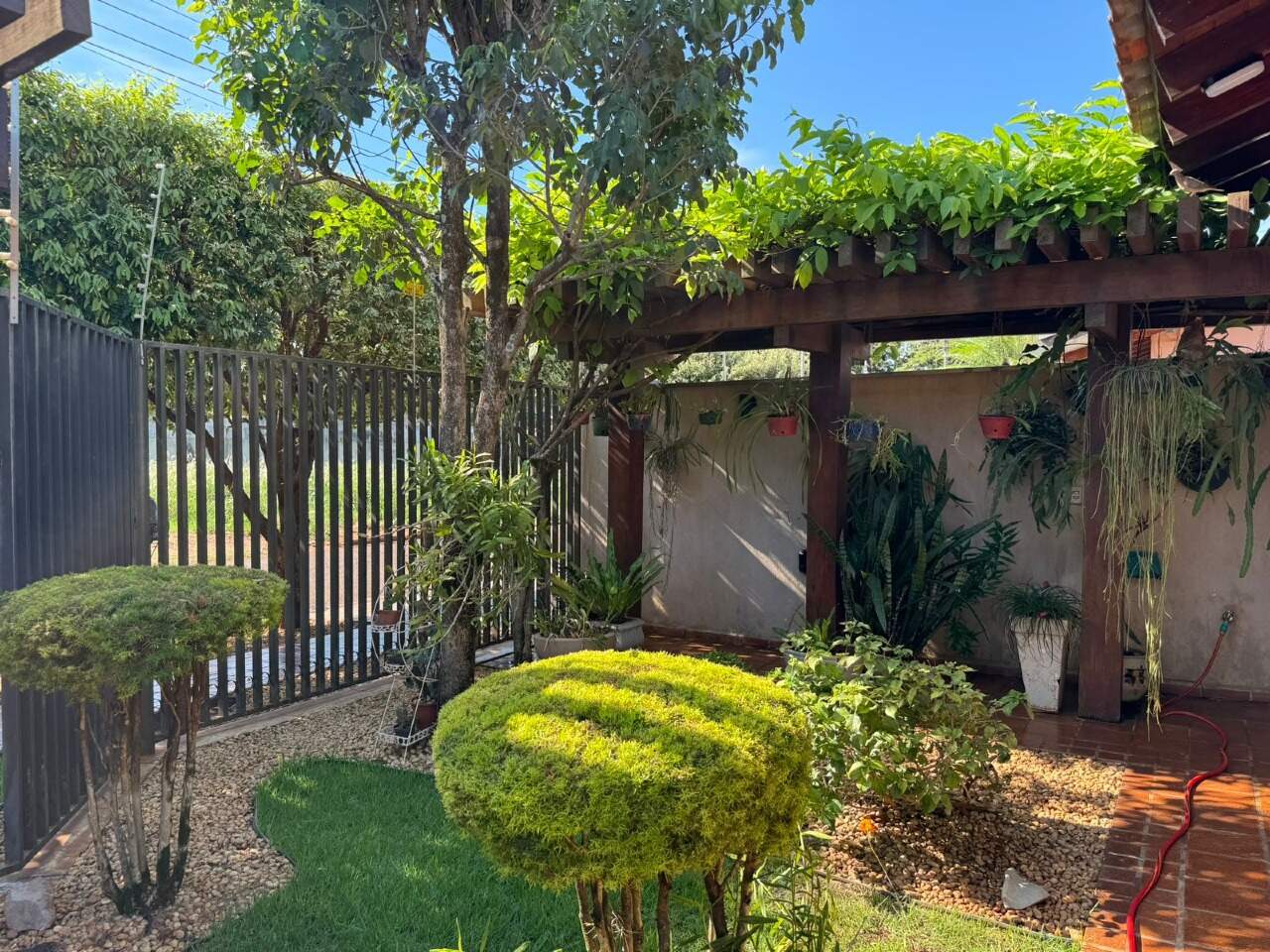 Casa com 4 quartos sendo 1 suíte no Vila São Francisco em Dourados/MS — foto 3
