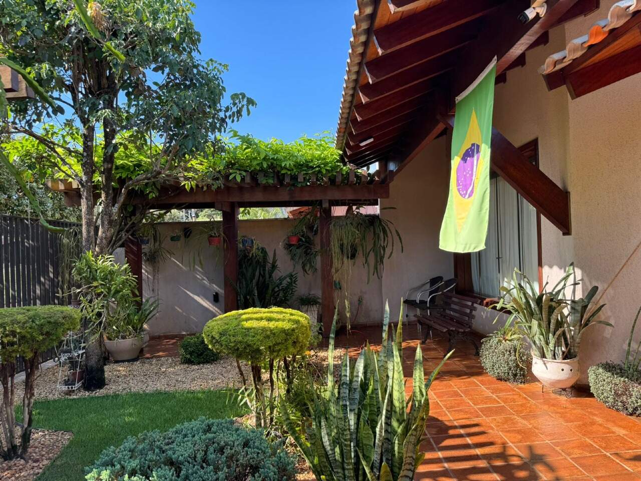 Casa com 4 quartos sendo 1 suíte no Vila São Francisco em Dourados/MS — foto 4