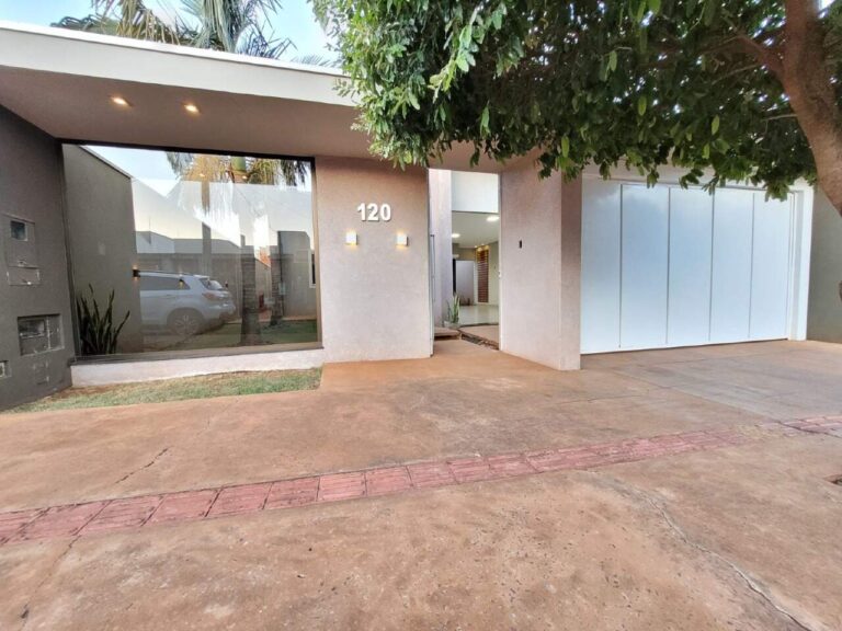 Casa com 3 quartos no Flor de Maio em Dourados/MS