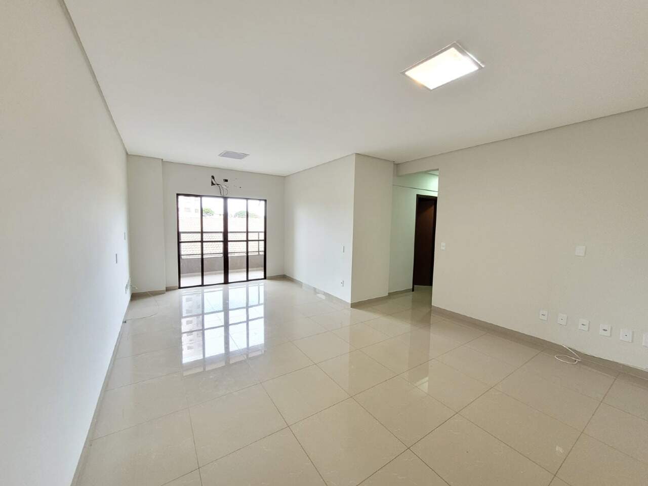 Apartamento com 3 quartos sendo 1 suíte no Jardim Tropical em Dourados/MS — foto 2