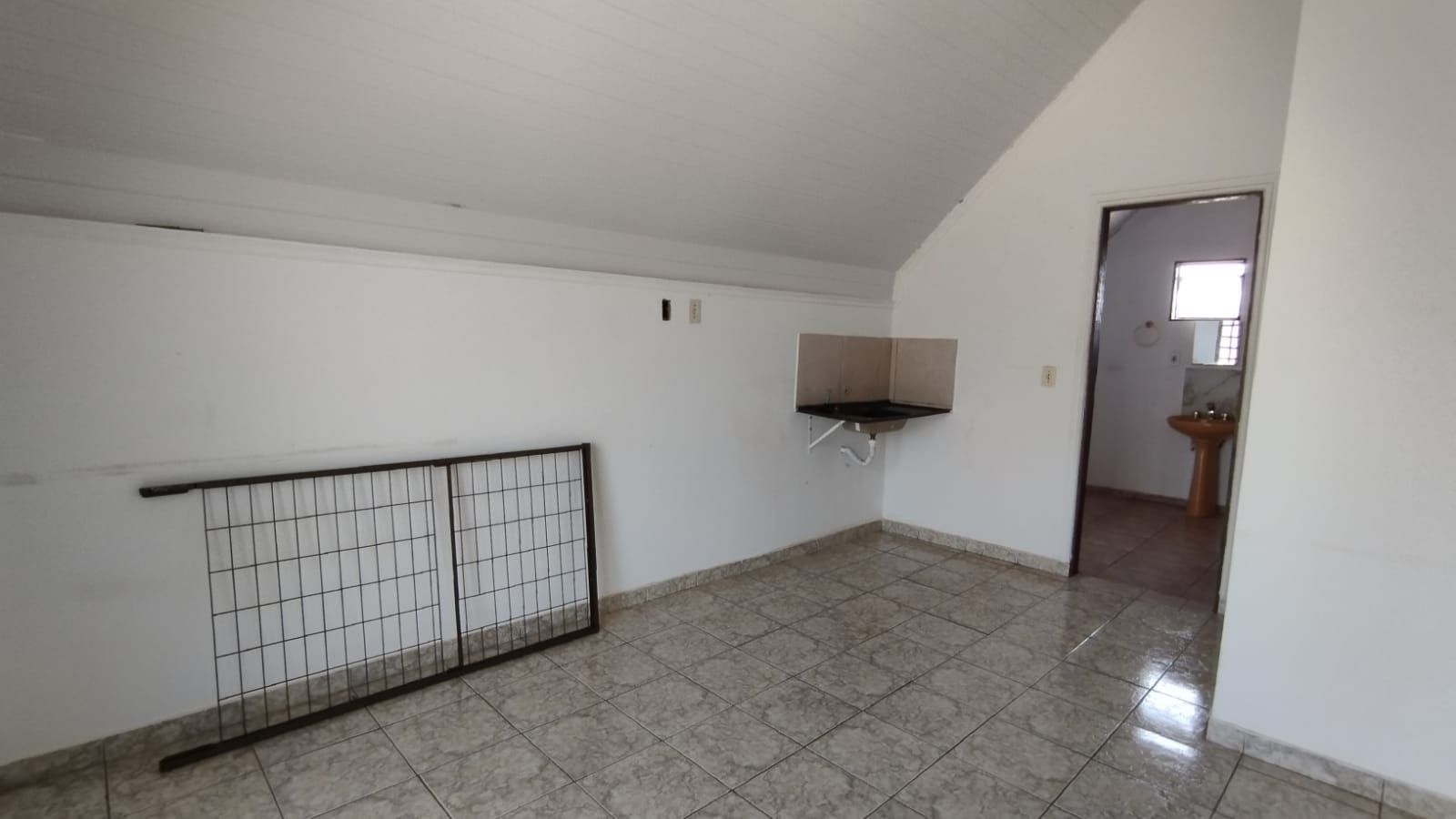 Casa com 6 quartos sendo 1 suíte no Jardim Itaipú em Dourados/MS — foto 6