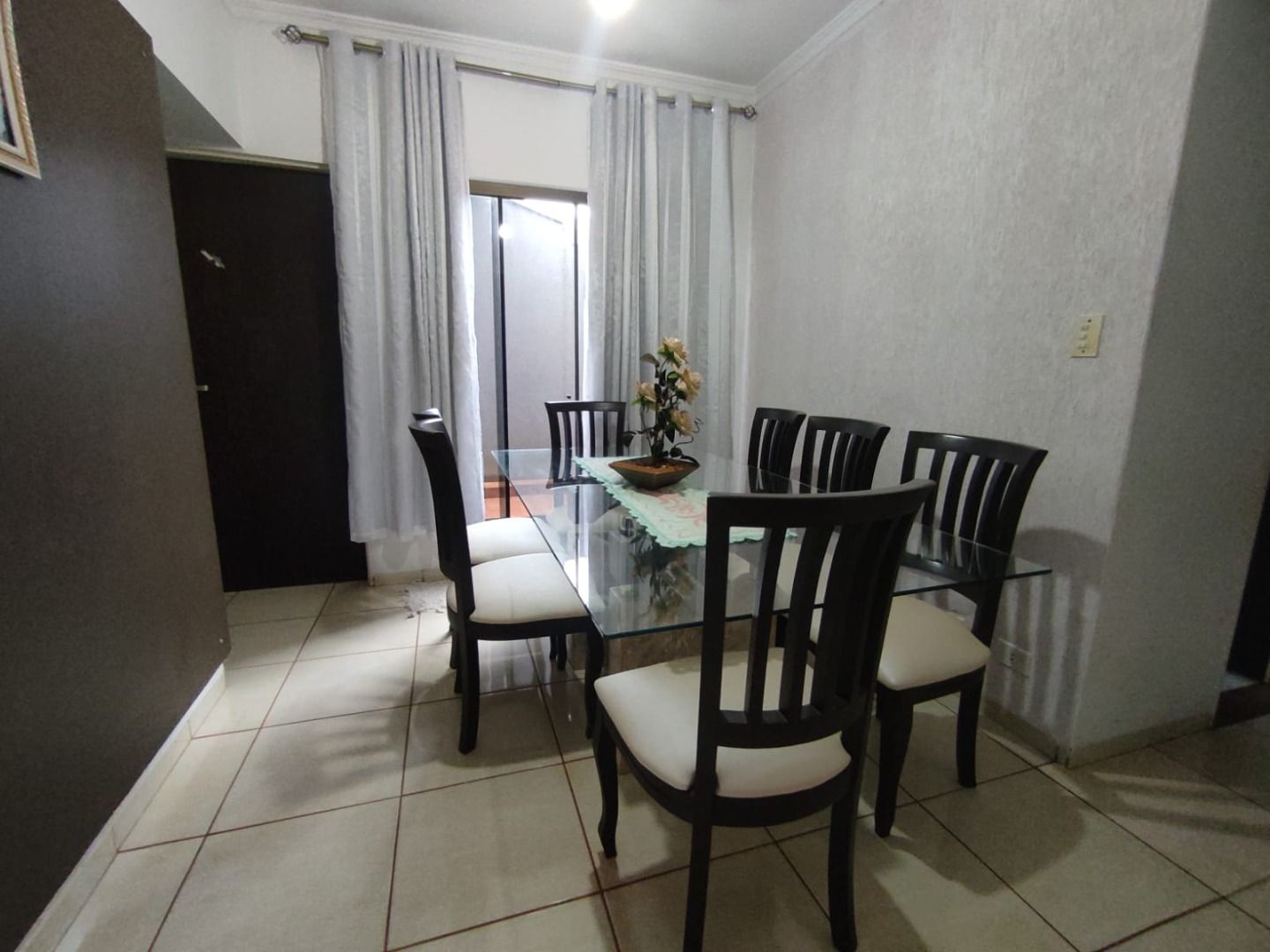 Casa com 4 quartos sendo 1 suíte no Jardim Maracanã em Dourados/MS — foto 7