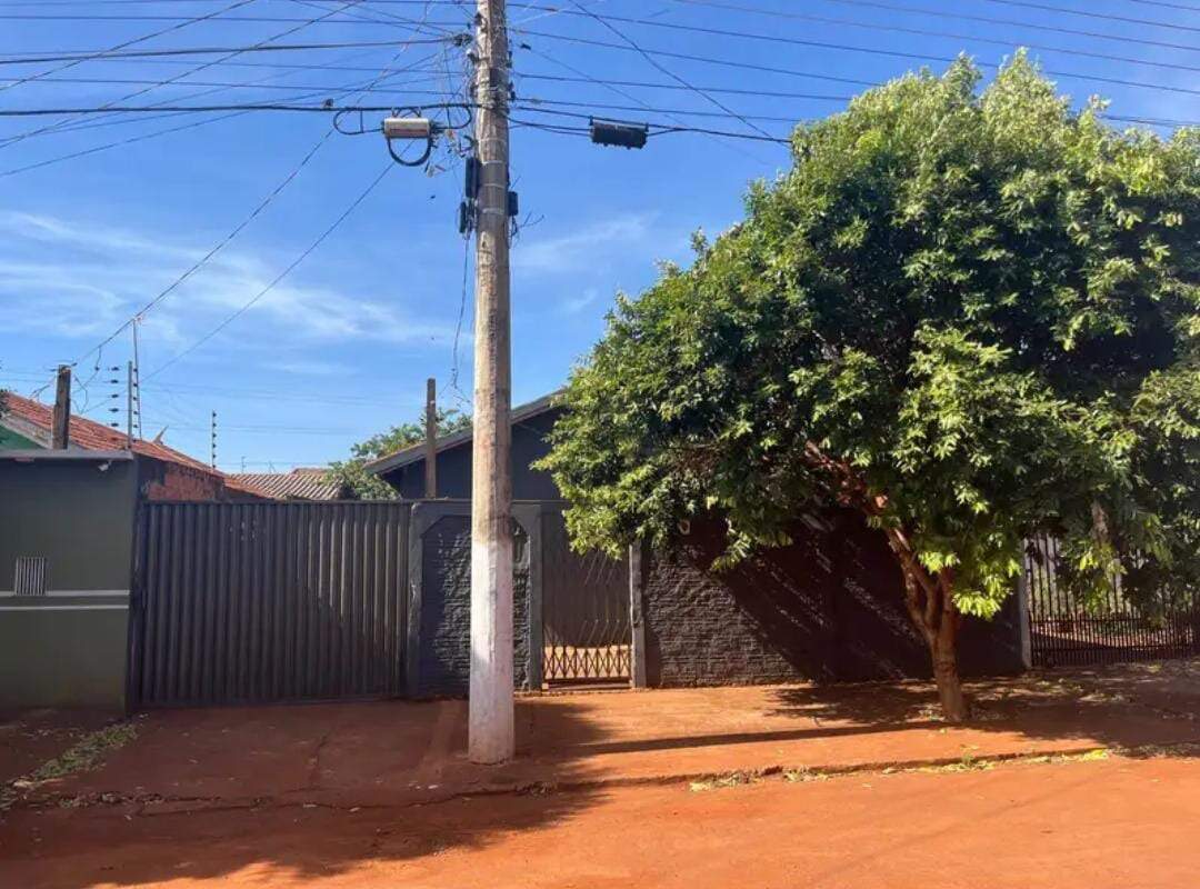 Casa com 3 quartos no Canaã I em Dourados/MS — foto 1