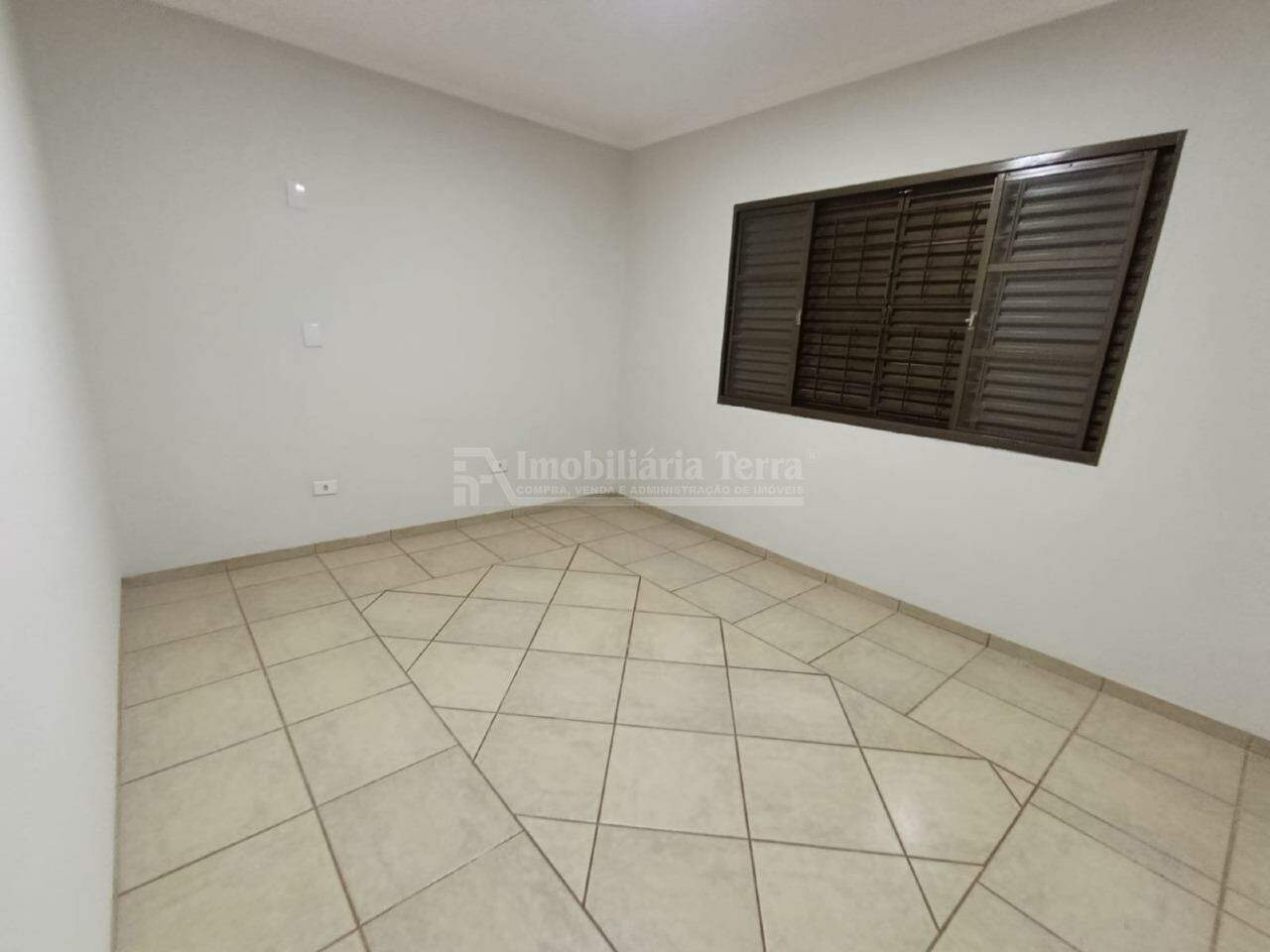 Casa em BNH III Plano, foto 8 de 16