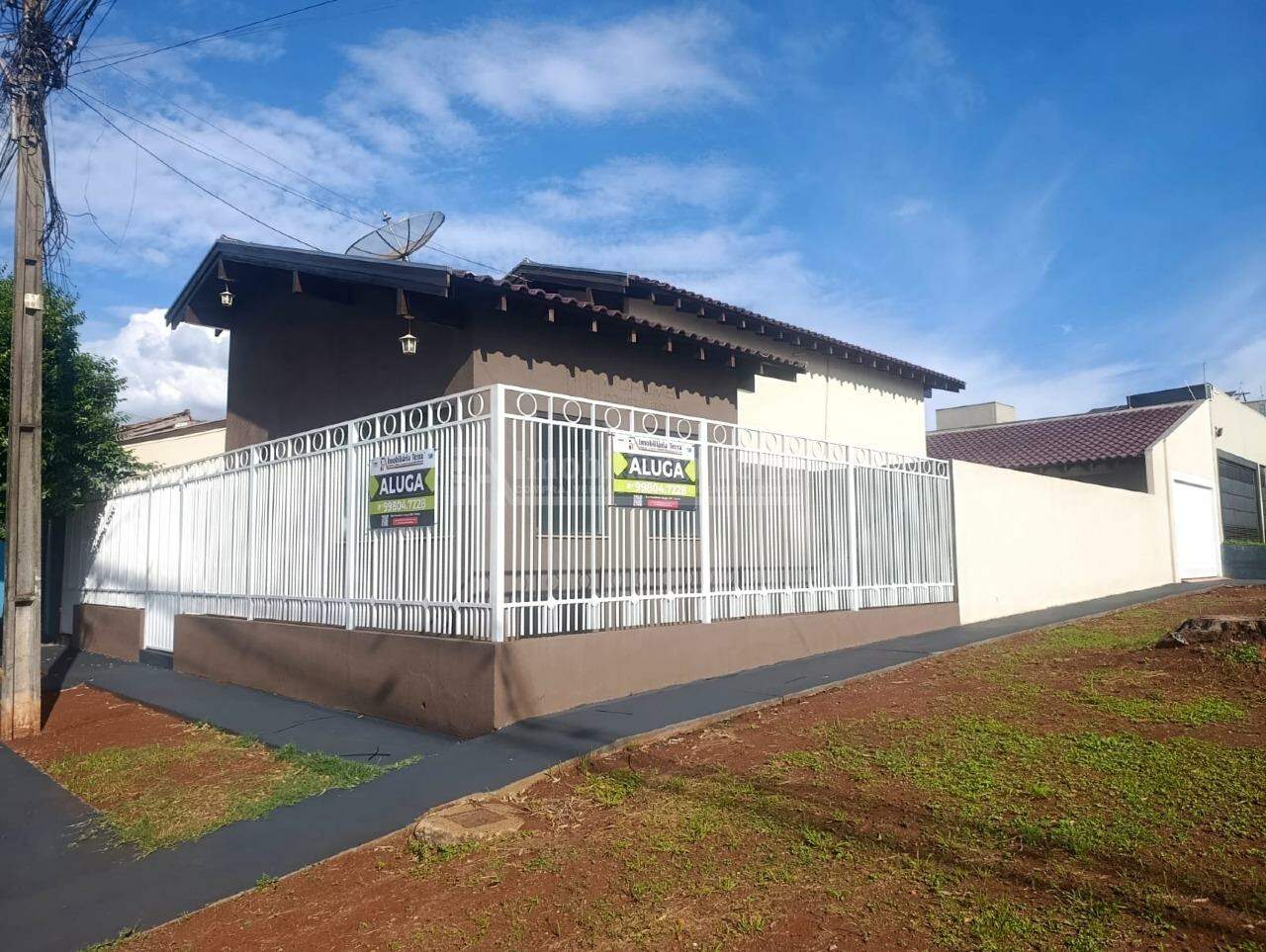 Casa em BNH III Plano, foto 2 de 16