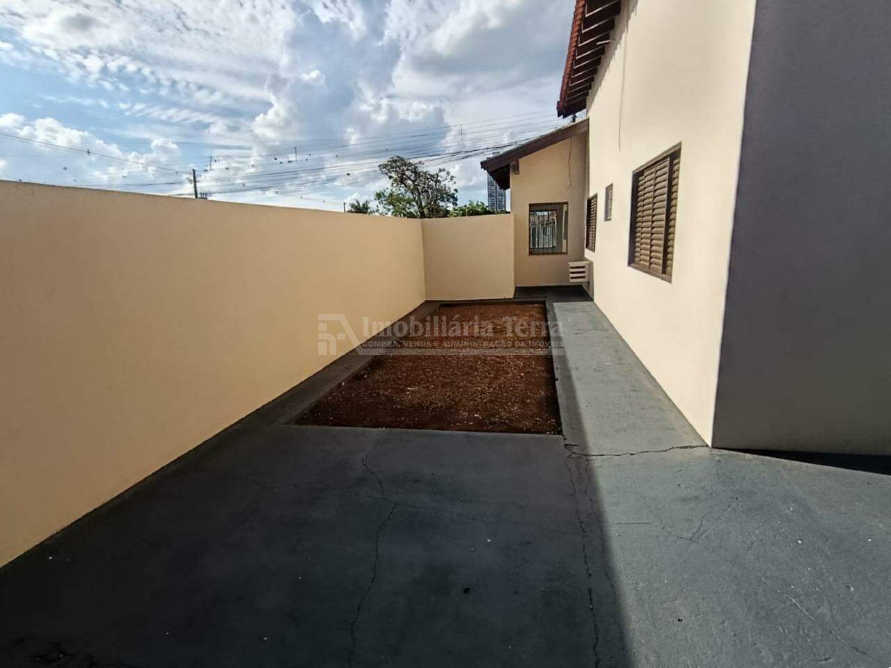 Casa em BNH III Plano, foto 3 de 16