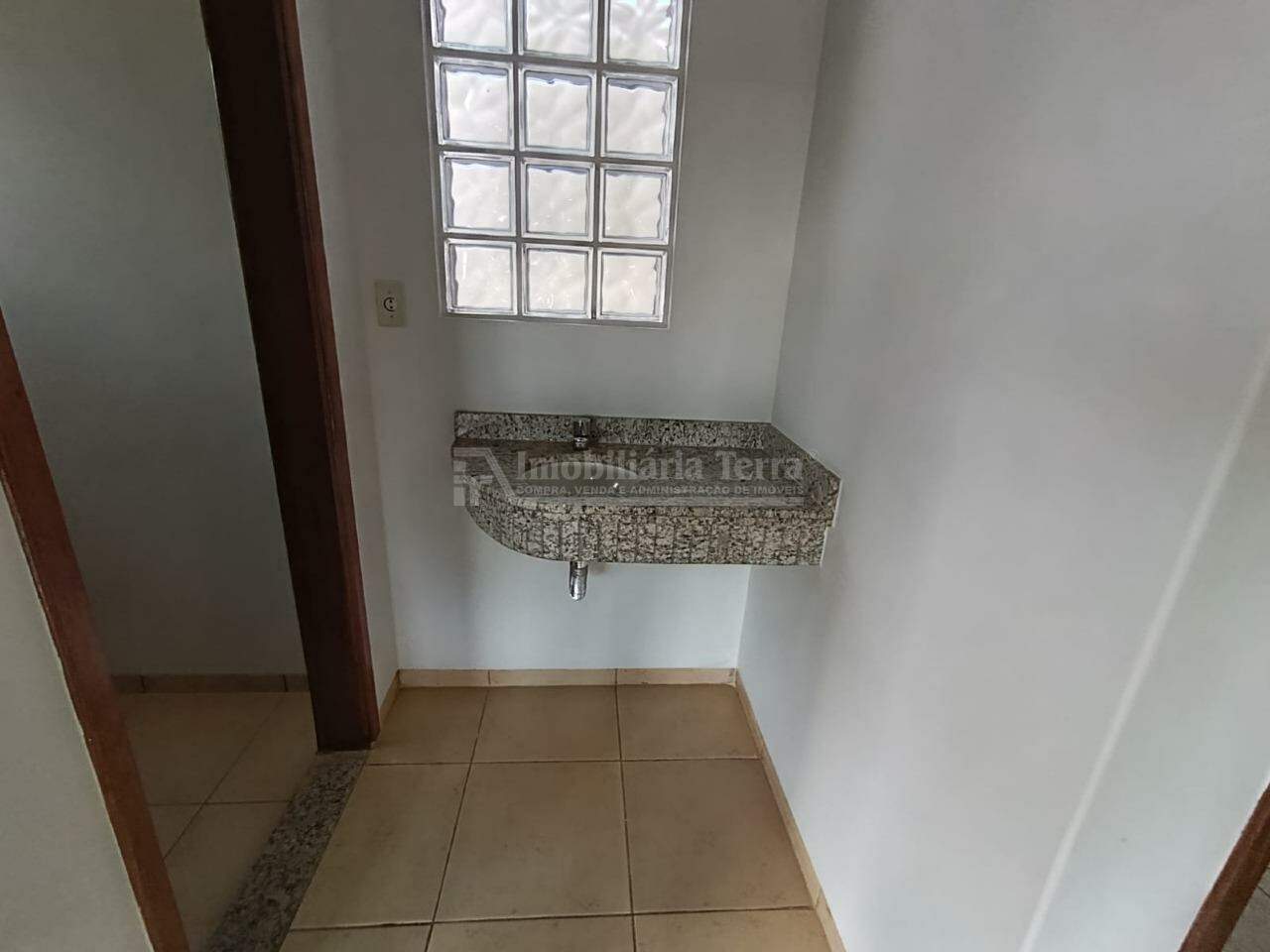 Casa em BNH III Plano, foto 10 de 16