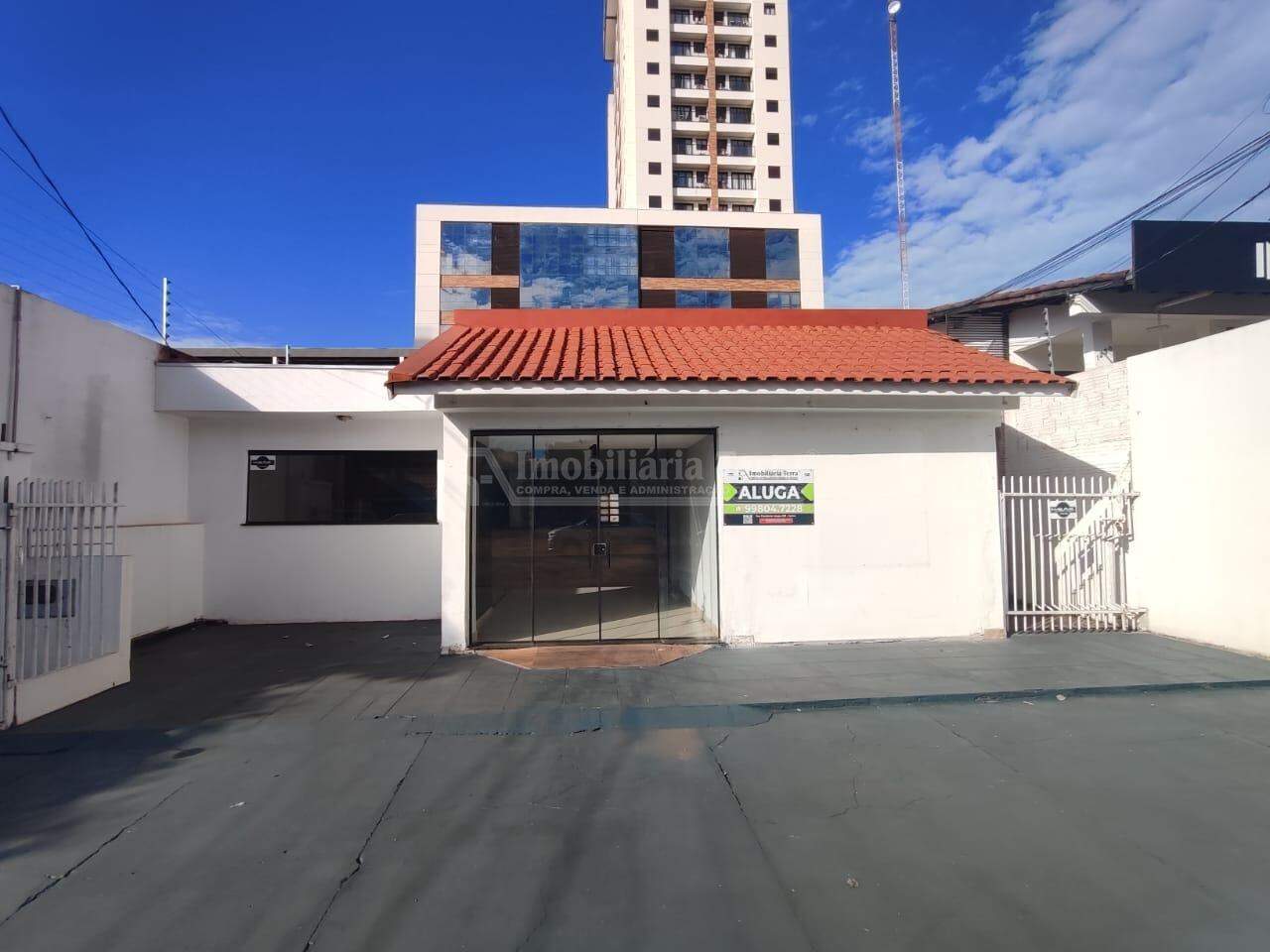 Casa com 3 quartos no Centro em Dourados/MS — foto 1