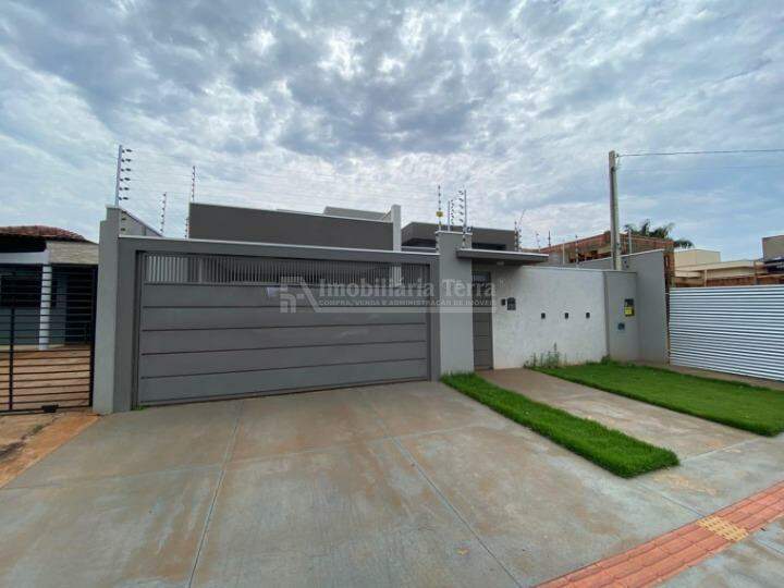 Casa com 3 quartos sendo 1 suíte no Jardim Cristhais em Dourados/MS — foto 1