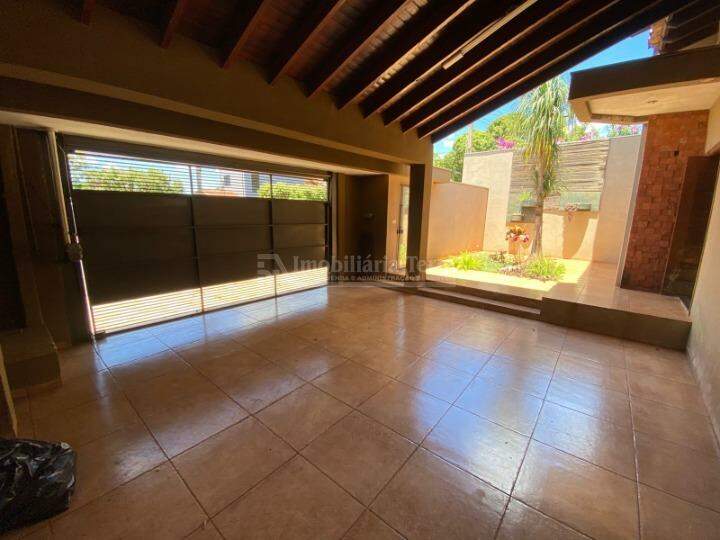 Casa com 4 quartos sendo 1 suíte no Jardim São Pedro em Dourados/MS — foto 2