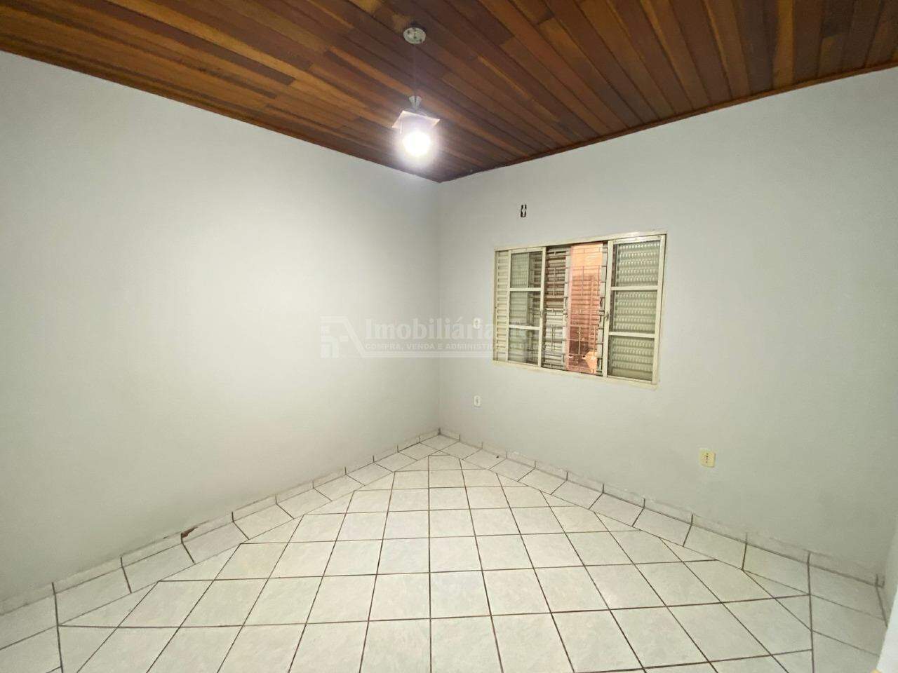 Casa com 4 quartos sendo 1 suíte no Jardim São Pedro em Dourados/MS — foto 10