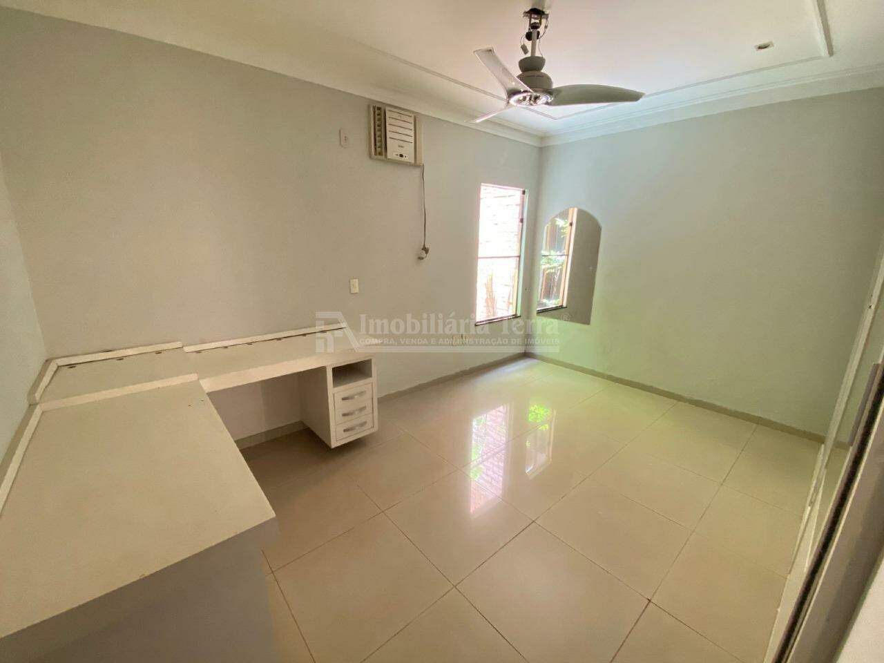 Casa com 4 quartos sendo 1 suíte no Jardim São Pedro em Dourados/MS — foto 11