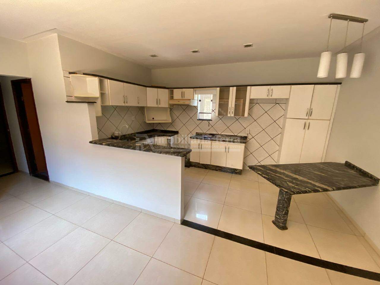 Casa com 4 quartos sendo 1 suíte no Jardim São Pedro em Dourados/MS — foto 7