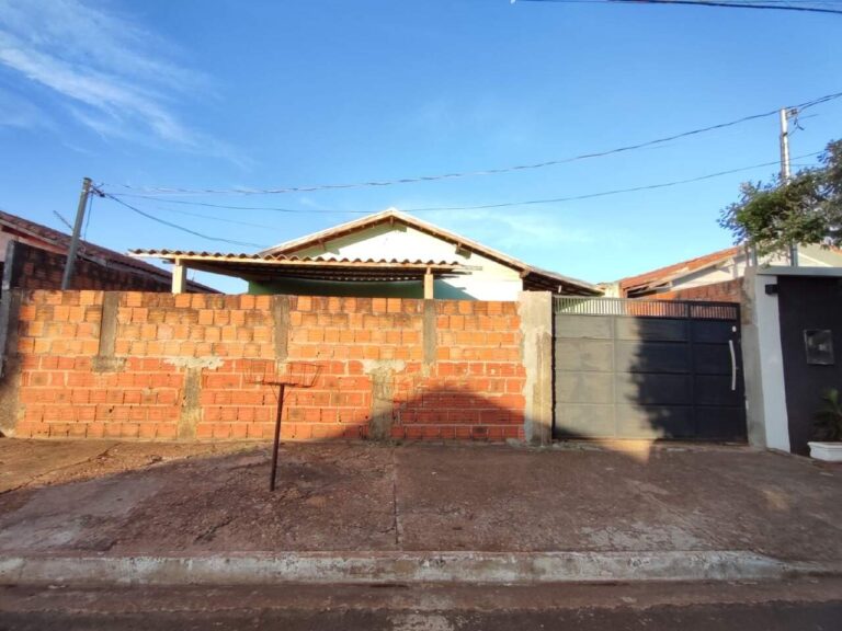 Casa com 3 quartos no Canaã III em Dourados/MS