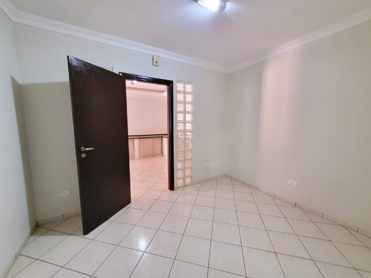Casa com 5 quartos sendo 1 suíte no Vila São Francisco em Dourados/MS — foto 11